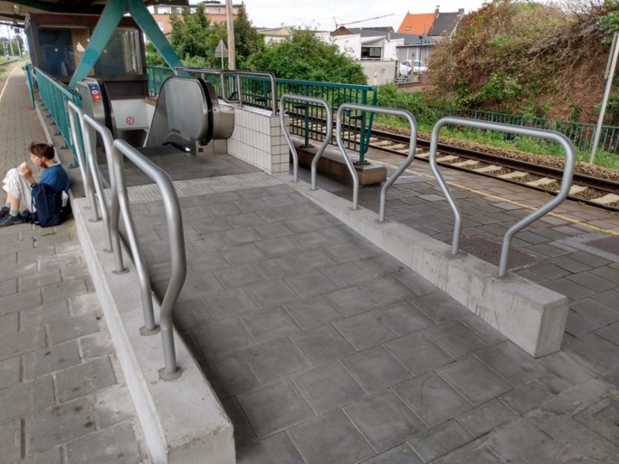 Na vijftig jaar: station Dampoort heeft eindelijk een nieuwe, werkende roltrap