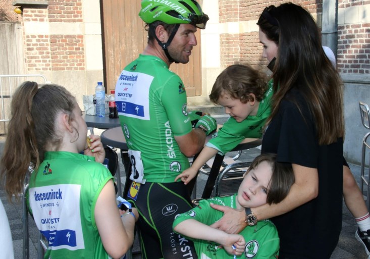 Schoon volk op na-tourcriterium Roeselare: Teuns en Philipsen beslissen weldra over Vuelta-deelname, winnaar Cavendish sprak nog niet over toekomst