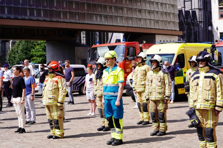 Stilte en sirenes: Gentse brandweer en politie eren slachtoffers van overstromingen