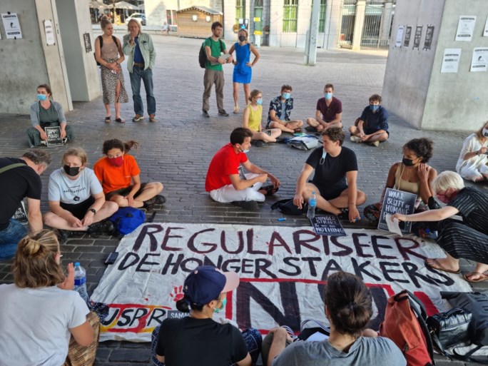 150 mensen protesteren in Gent voor solidariteit met ‘sans papiers’