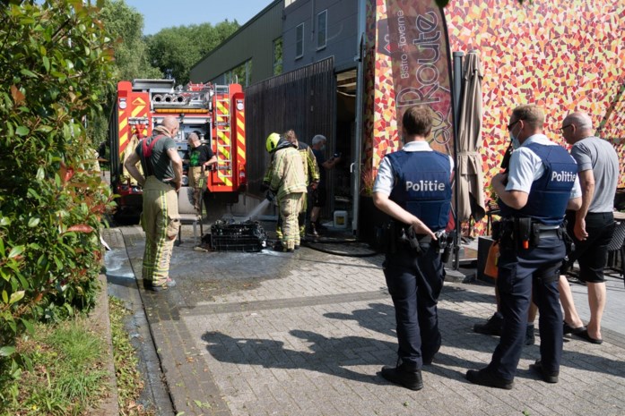 8.153 resultaten voor 'sint gillis waas'. Overlijdens Sint-Gillis-Waas - Brand in berging naast vaccinatiecentrum (Sint-Gillis-Waas ...