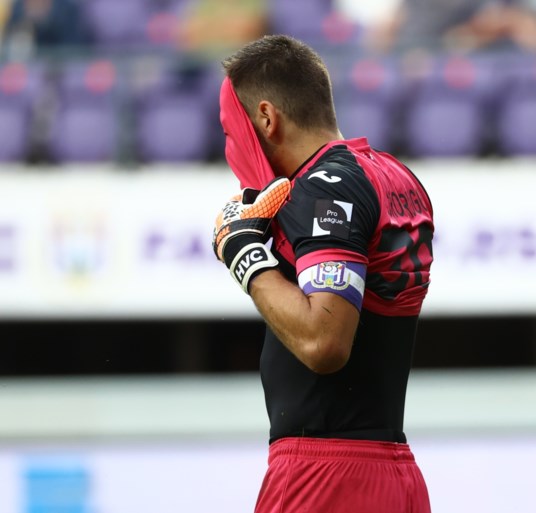 Pijnlijke valse start voor Anderlecht: Union straft defensieve blunders genadeloos af in Brusselse derby