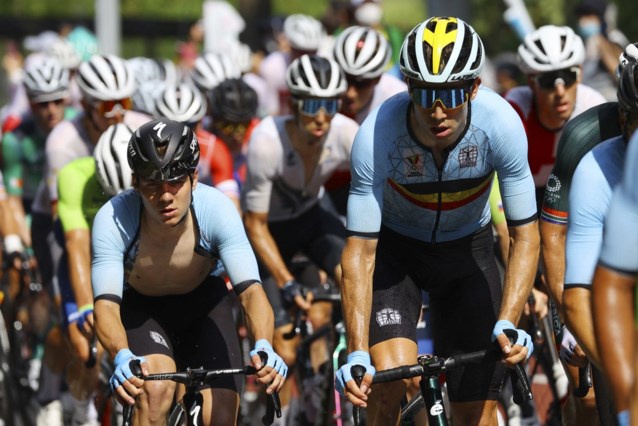 Daags na het zilver: Wout van Aert werkt herstelritje af ...