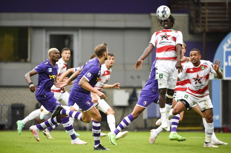 Cercle Brugge houdt geringe voorsprong vast in resterende 35 minuten van regenmatch tegen Beerschot
