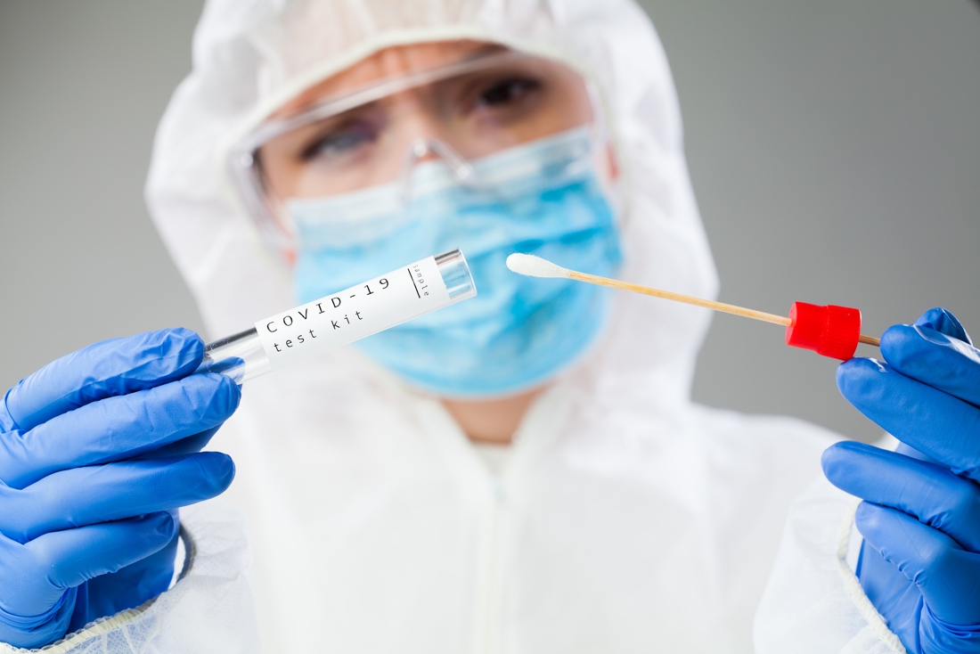 Gevaccineerden die toch nog coronavirus oplopen hebben ander symptoom