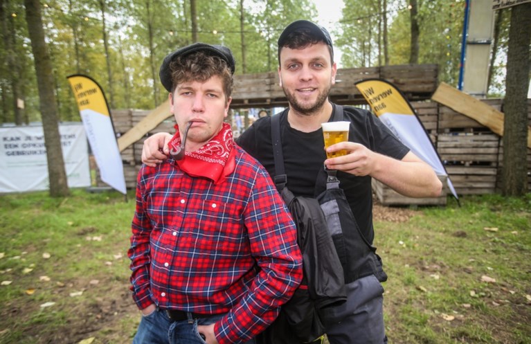 IN BEELD. 3.000 festivalgangers gaan uit de bol op Diepenbeeks testevent