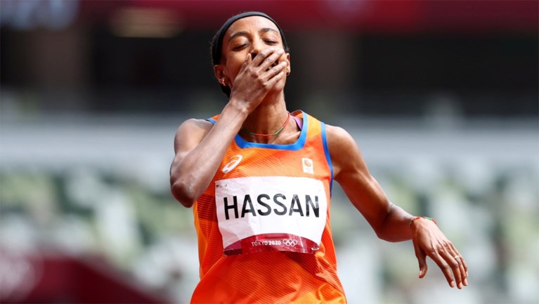 Opvallend: Nederlandse topfavoriete Sifan Hassan valt op de 1500 meter, maar wint haar reeks toch na fantastische inhaalrace