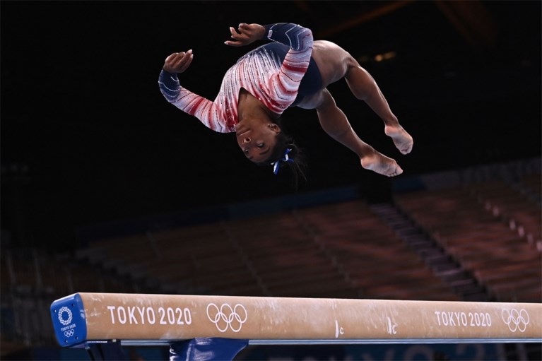 Return levert Simone Biles luid applaus en bronzen medaille op: “Zal deze medaille lange tijd koesteren”
