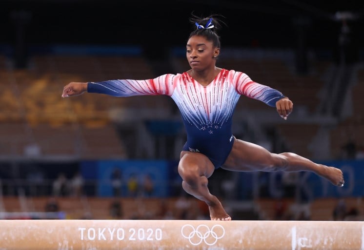 Return levert Simone Biles luid applaus en bronzen medaille op: “Zal deze medaille lange tijd koesteren”