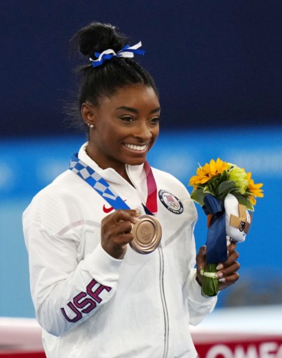 Return levert Simone Biles luid applaus en bronzen medaille op: “Zal deze medaille lange tijd koesteren”