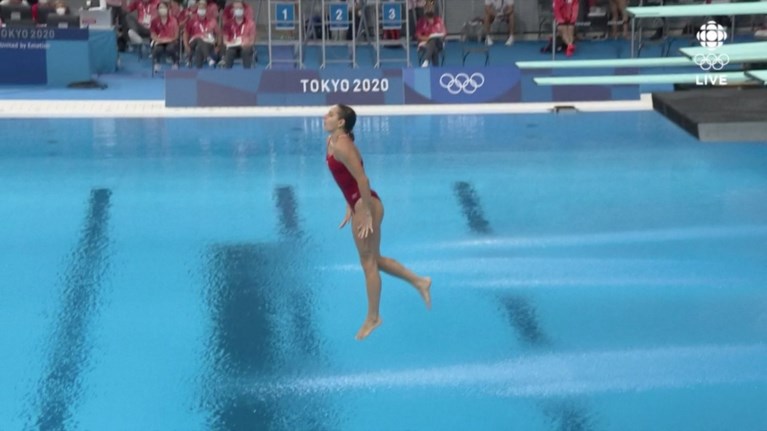 Sprong van Canadese valt letterlijk in het water en zorgt voor zeldzame nulscore: “Deze wedstrijd zal mij niet kraken”