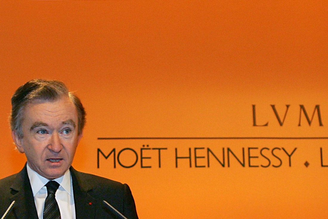 French Bernard Arnault overthrows Jeff Bezos as row…