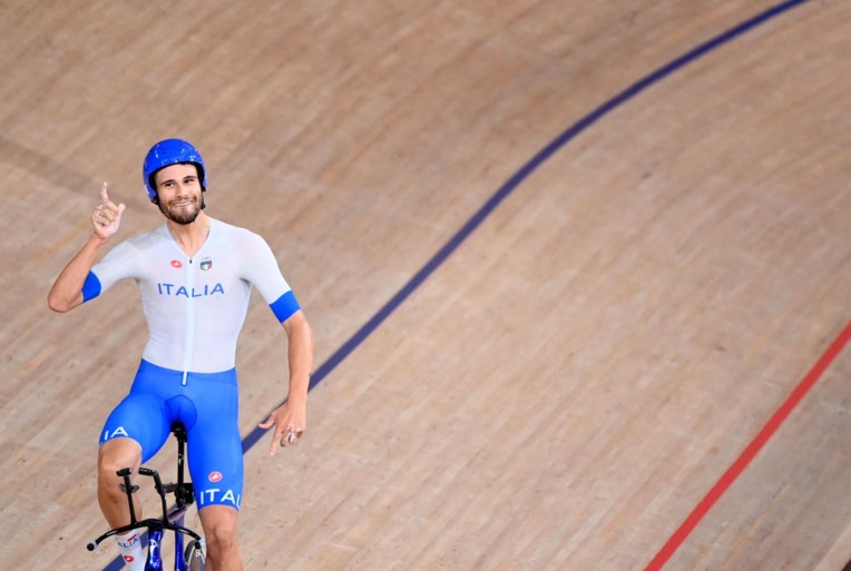 Indrukwekkende Ganna bezorgt Italië goud en nieuw wereldrecord in ploegenachtervolging