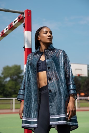 Nafi Thiam schittert in het goud en in het … paars!