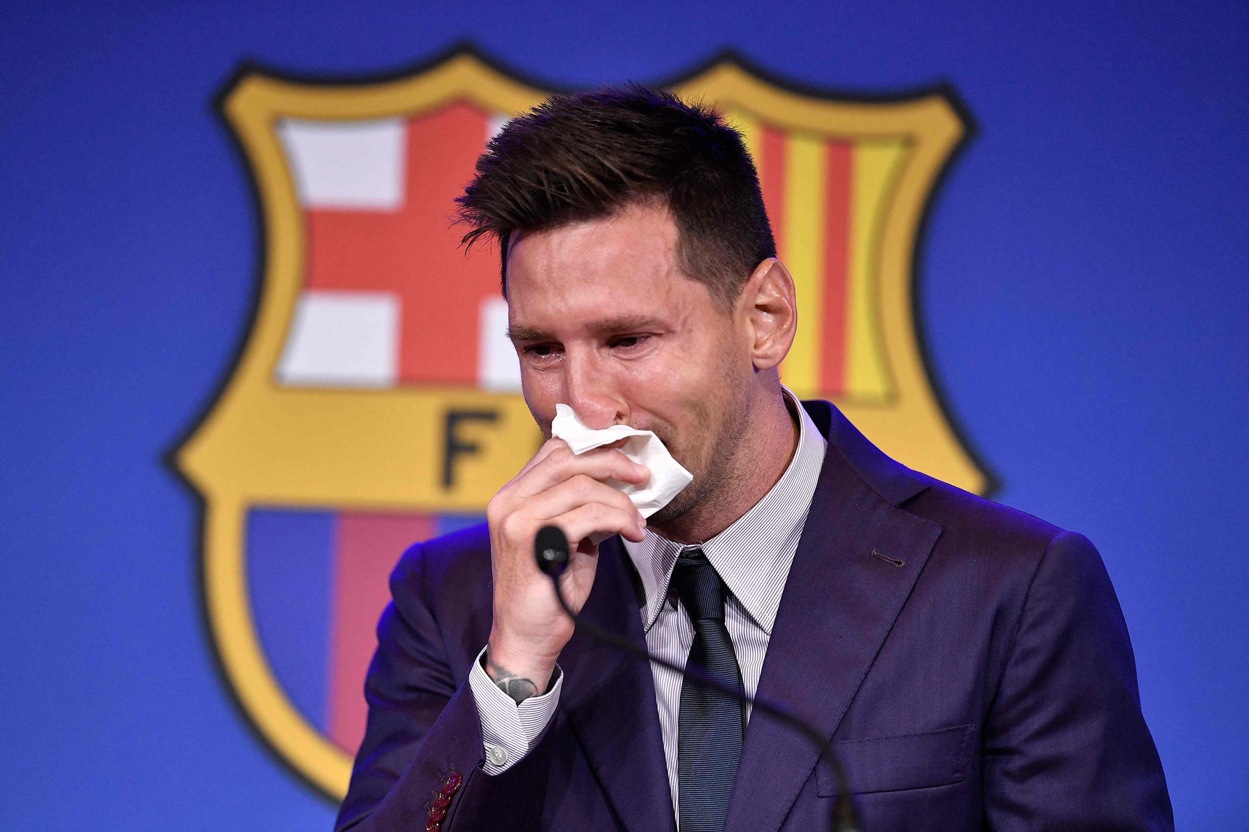 Wapenstilstand gallon Middelen Lionel Messi in tranen bij afscheid van Barcelona: “PSG is een optie, maar  ik heb nog geen nieuwe club” | Het Nieuwsblad Mobile