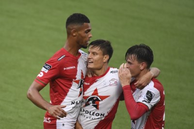 Zulte Waregem Voetbal . Spitsenduo Gano Vossen Bezorgt Zulte Waregem Tegen Stvv Eers Het Nieuwsblad Mobile