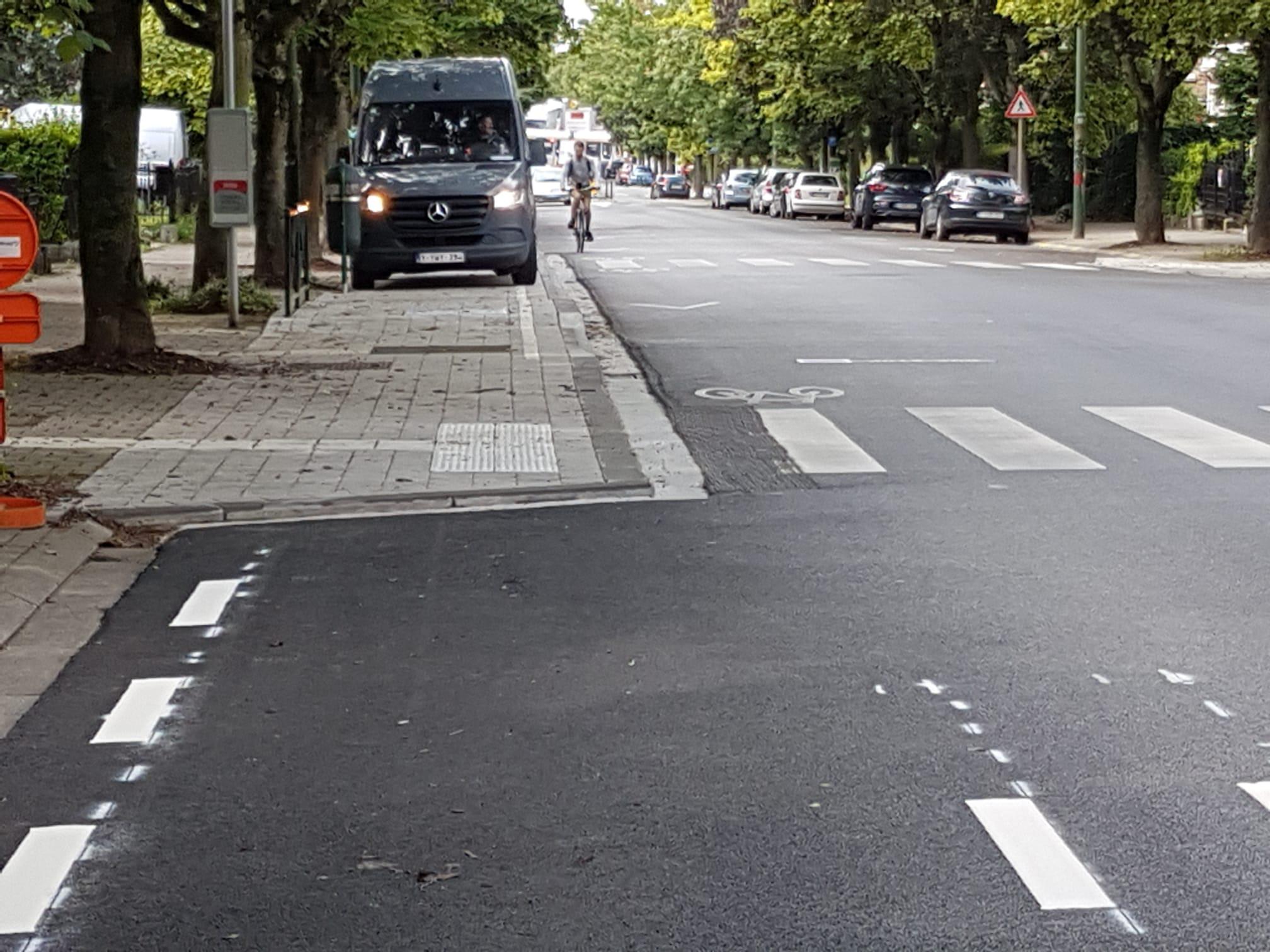 Guillaume Van Haelenlaan krijgt fietspad, maar slechts op een kwart van de lengte van de straat (Vorst) Het Nieuwsblad Mobile afbeelding