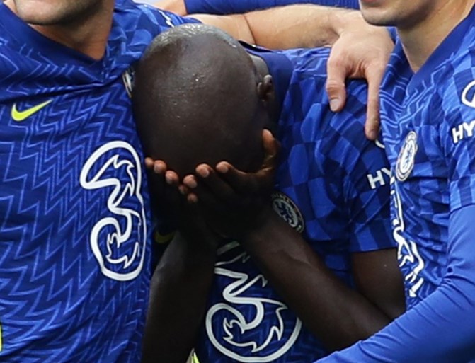 Romelu Lukaku loodst Chelsea naar derbyzege met allereerste goal voor de Blues