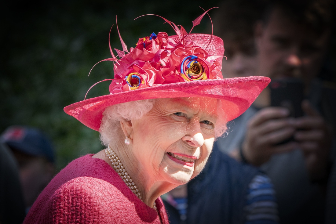 The Queen is tired of it: “Employees were instructed to pronounce …