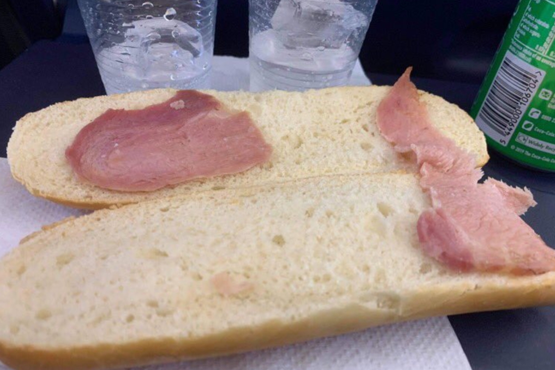 Passenger pays 5.50 euros for “the saddest sandwich in the world”