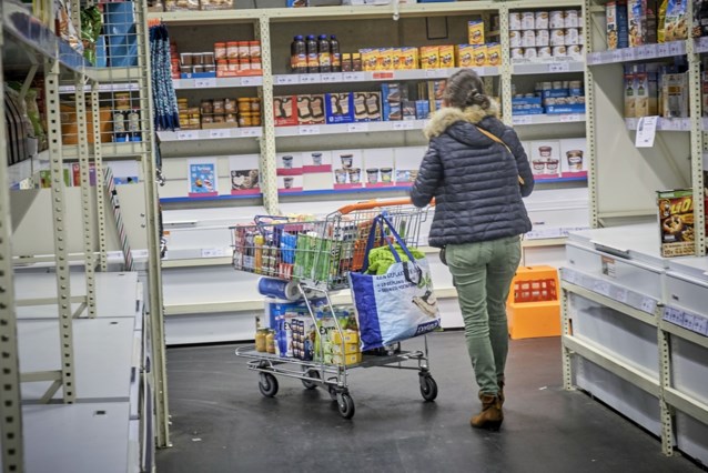 Moet je nu eigenlijk nog verplicht winkelen met een kar? “Veel mensen weten het niet”