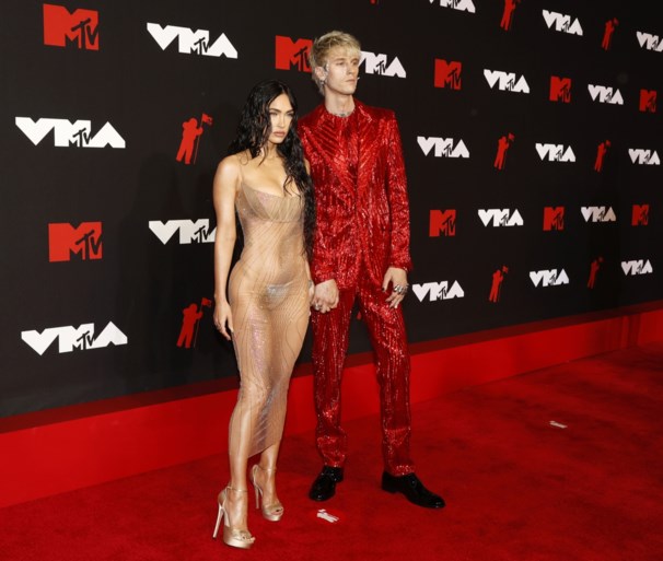Madonna (63) steelt de show met gewaagd pakje op VMA’s, ook actrice Megan Fox kiest voor zeer onthullende outfit