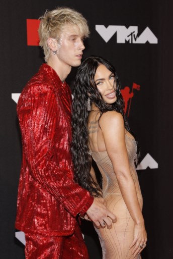 Madonna (63) steelt de show met gewaagd pakje op VMA’s, ook actrice Megan Fox kiest voor zeer onthullende outfit