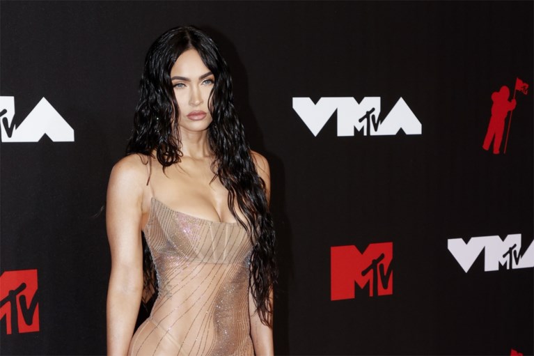 Madonna (63) steelt de show met gewaagd pakje op VMA’s, ook actrice Megan Fox kiest voor zeer onthullende outfit