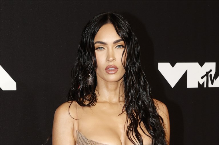 Madonna (63) steelt de show met gewaagd pakje op VMA’s, ook actrice Megan Fox kiest voor zeer onthullende outfit