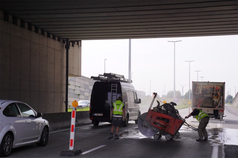 Drie weken verkeershinder op R4 door werken aan wegdek in Oostakker