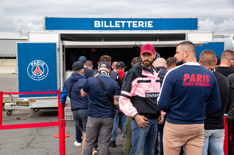 Politie begeleidt 1.500 PSG-supporters van Franse grens richting Jan Breydelstation