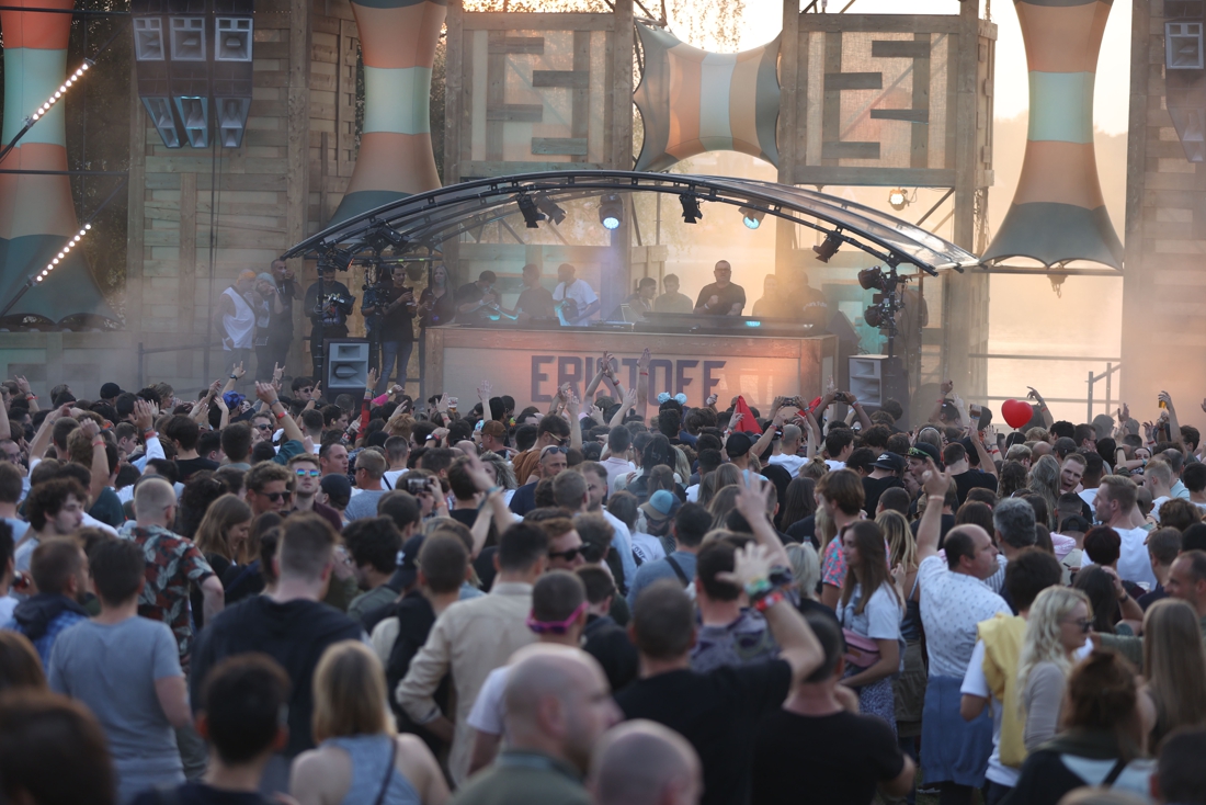 Festival goer becomes unwell at dance festival Extrema Extra e… (Houthalen-Helchteren)