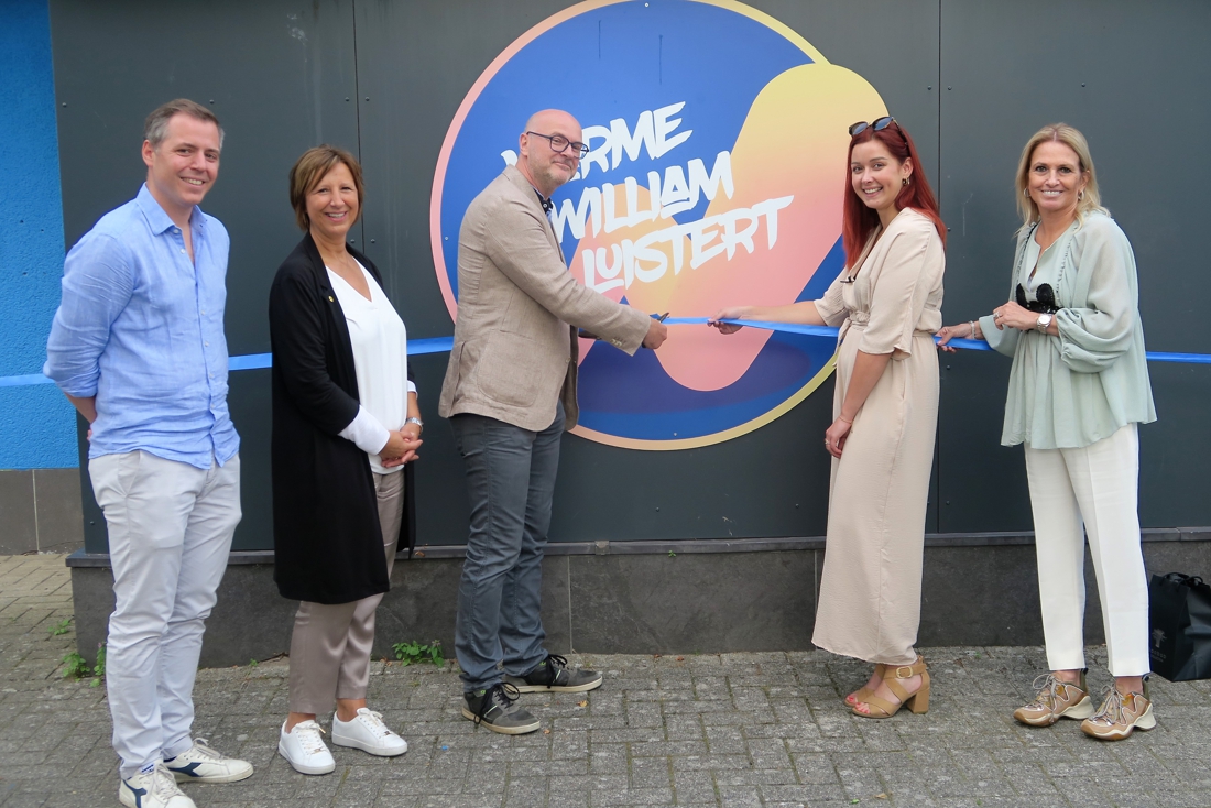 Eerste Warme William Huis biedt jongeren hotdogs en luisterend oor