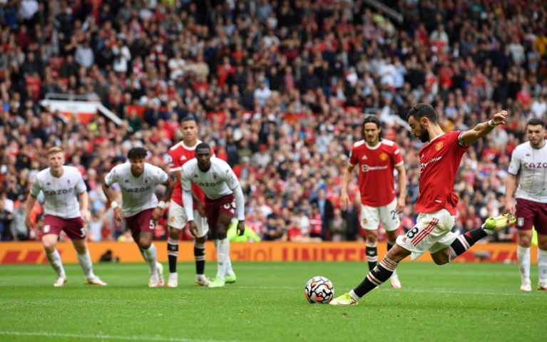 Ook Manchester United verliest voor het eerst: Bruno Fernandes is antiheld met gemiste penalty in blessuretijd