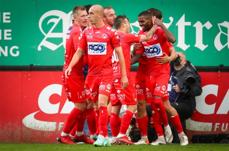 Charleroi schiet Kortrijk in de 94ste minuut van de hemel naar de hel