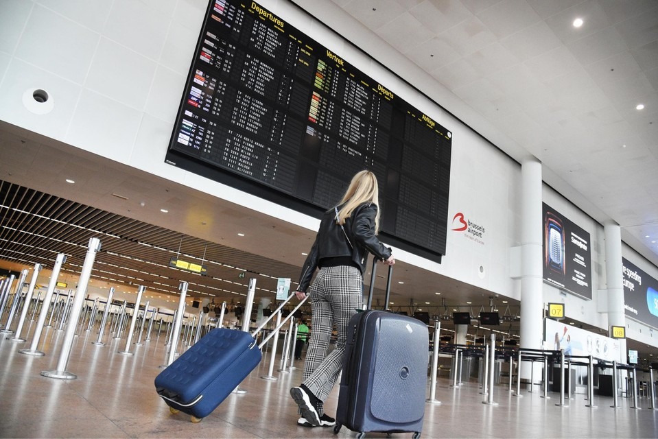 Vlaanderen blijft oranje, Brussel en Wallonië nog steeds rood op Europese coronakaart