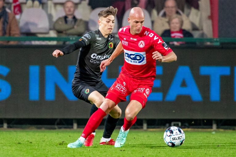 Gueye schenkt Kortrijk drie punten tegen dramatisch KVO: eerste zege voor KVK onder Belhocine