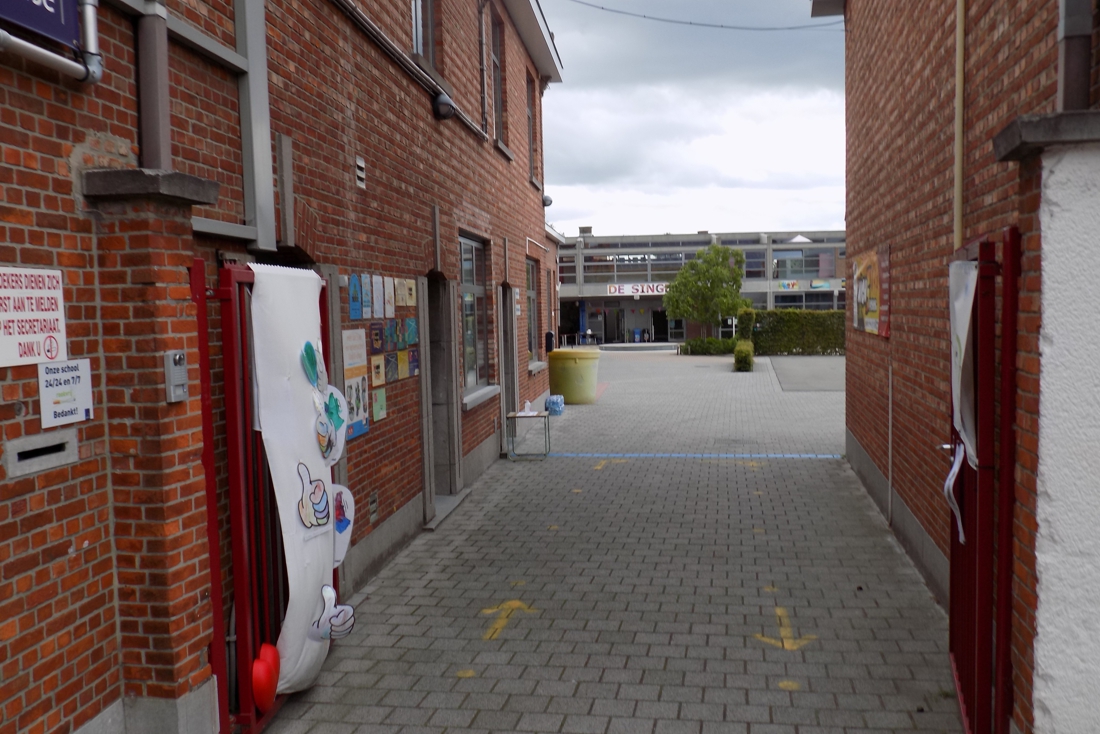 Lagere school De Singel gaat dicht door corona-uitbraak (Beerse) | Het