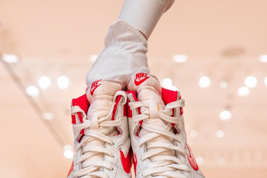 Goedkoop tweedehands? Basketbalschoenen van Michael Jordan gaan voor bijna 1,5 miljoen dollar onder de hamer