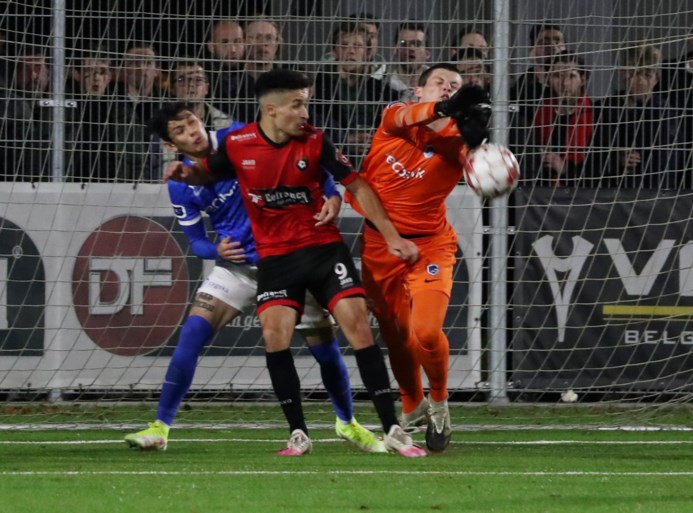 Scherp KRC Genk klaart bekerklus bij Winkel Sport al voor rust: 0-6