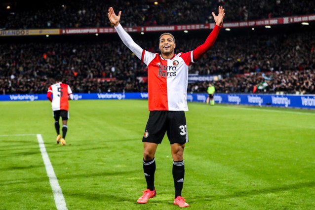 Invaller Cyriel Dessers scoort wéér in 92ste minuut voor Feyenoord: “Op de deur van de trainer kloppen? Da’s gevaarlijk, die is van glas”