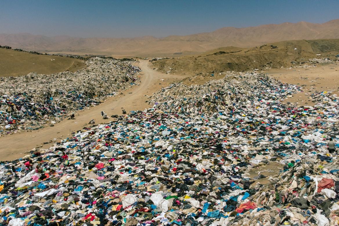 som Socialistisch strand Droogste woestijn ter wereld is … dumpplaats voor kledij geworden | Het  Nieuwsblad Mobile
