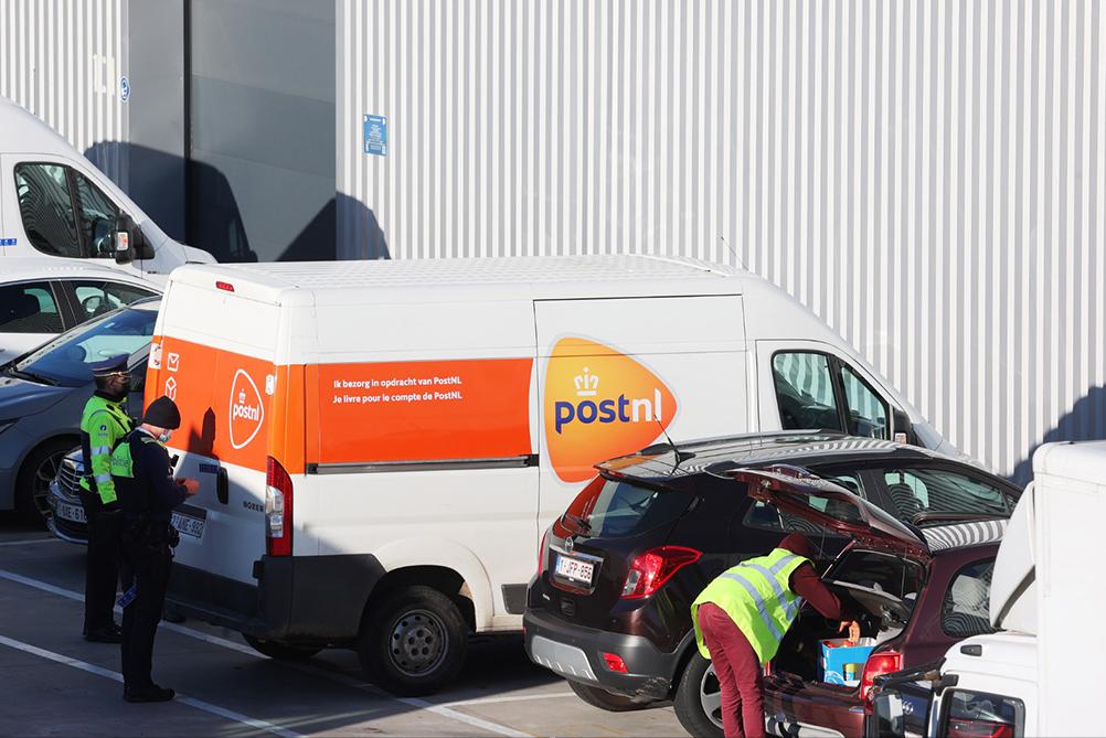 PostNL’s “modern slaves”: 500 parcels a day, “inhuman… (Wommelgem)