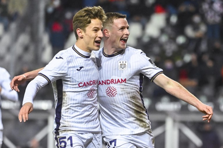 Anderlecht knokt zich naar de drie punten tegen Charleroi in magere pot voetbal