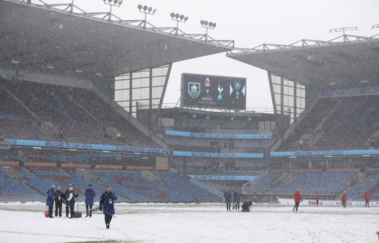 Winter op Turf Moor: Premier League-wedstrijd tussen Tottenham en Burnley uitgesteld wegens hevige sneeuwval