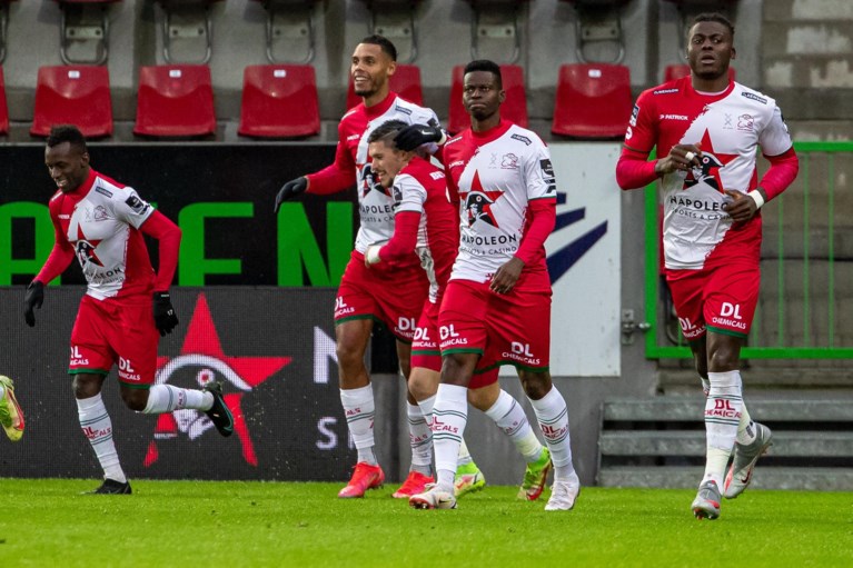 Zulte Waregem kroont zich dankzij uitstekende start tot winnaar in kelderduel tegen Beerschot