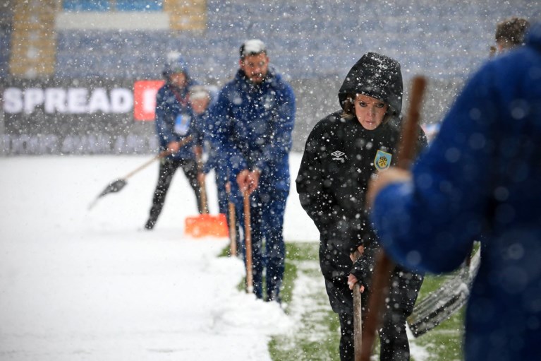 Winter op Turf Moor: Premier League-wedstrijd tussen Tottenham en Burnley uitgesteld wegens hevige sneeuwval