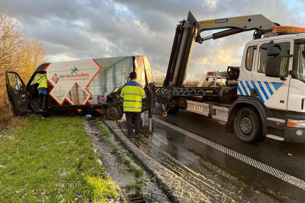 Veel Verkeershinder Op E40 Na Botsing Tussen Twee Bestelwagens (Veurne ...