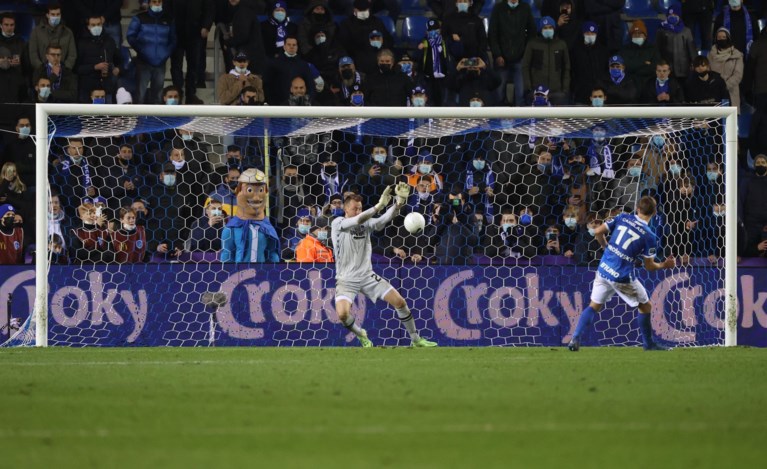 Mignolet en Lang zorgen voor Brugs feest: Club Brugge schakelt KRC Genk uit na strafschopthriller