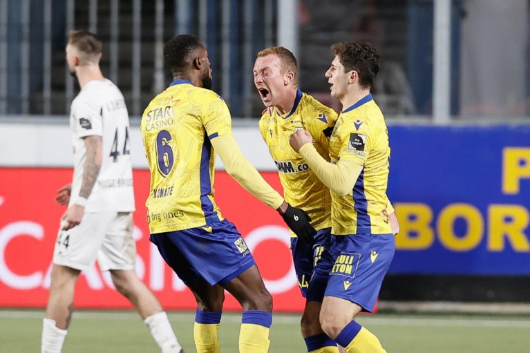 Duitse roofvogel nekt Kanaries: Undav zorgt met 15de en 16de doelpunt voor moeizame overwinning tegen STVV